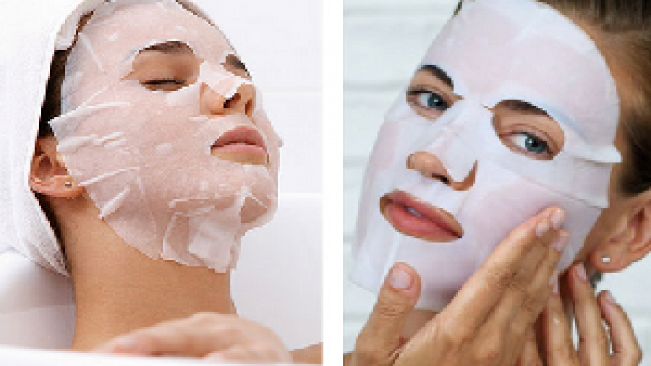 Тканевые маски для лица. Девушка с тканевой маской на лице. Нанесение тканевой маски.
