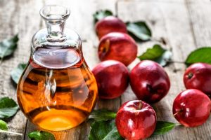 8 Cara Pakai Cuka Apel Untuk Wajah Berjerawat