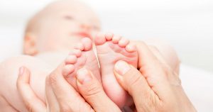 10 Manfaat Baby Massage Bagi Si Buah Hati